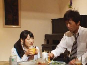 「中に出してッ」思春期の息子をド淫乱ボディで誘惑する淫乱な母ちゃんW痴女人妻中出し近親相姦オナニーのエロ動画