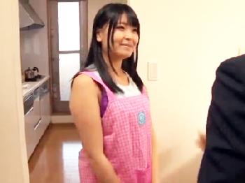 3Pで責められまくってイキまくる超可愛い美形少女！美少女のエロ動画