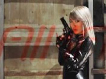 「奥に出してぇ！」さっそうと現れた捜査官を囚えて中出し巨乳ギャルコスプレAIKAのエロ動画