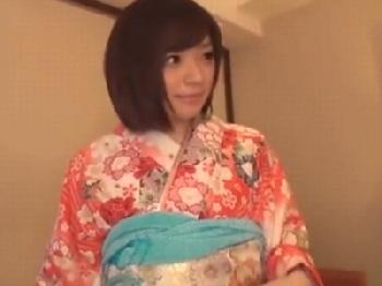 成人式会場でナンパした袴姿の女子大生をホテルに連れ込み即ハメ巨乳素人ハメ撮りのエロ動画