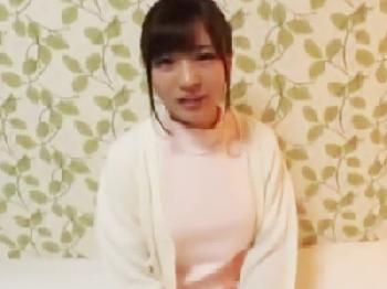 アニメ声の童顔可愛い看護師がインポに悩む男性とパコってお悩み解決素人美少女ロリ看護婦のエロ動画
