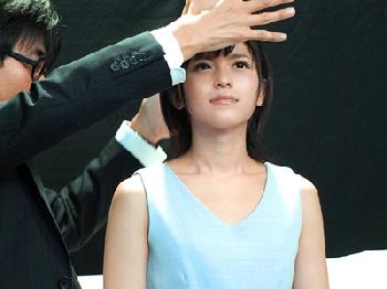 催眠で感度UPしたマ○コに挿入され仰け反りながら喘ぎイキ!美少女コスプレ看護婦顔射井川鈴乃のエロ動画