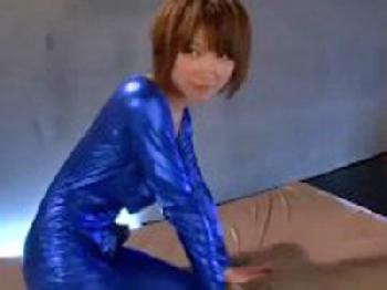 レオタード捜査官が3Pで激しく責められて生姦顔面射精お姉さんコスプレ顔射のエロ動画