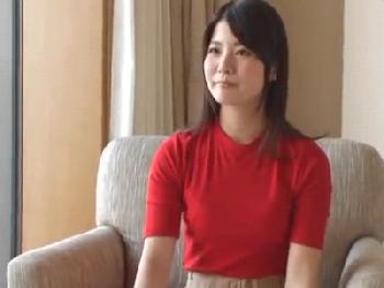 不貞サイトで知り合った欲求不満妻とホテルでハメ撮り！素人人妻顔射のエロ動画