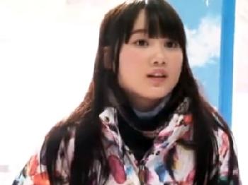清潔感あふれる顔した美形少女女子大生が男友人とマッサージ体験中に発情してまさかの中出し交尾素人美少女盗撮のエロ動画