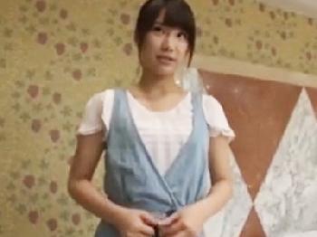 無垢な幼顔美形少女が言われるがまま3Pファックでハメ倒され失神寸前美少女ロリ顔射のエロ動画