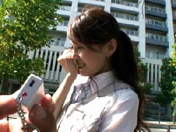 23歳・ハーフ顔の受付嬢！マゾな生態を曝け出して拘束ハメ撮りで悶絶イキ素人OL顔射のエロ動画