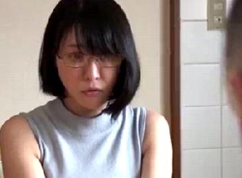 思春期息子は母の浮気現場を見てしまった…他人棒でハメまくる姿を忘れられずに自らも近親SEX相姦!巨乳人妻めがねハメ撮り近親相...
