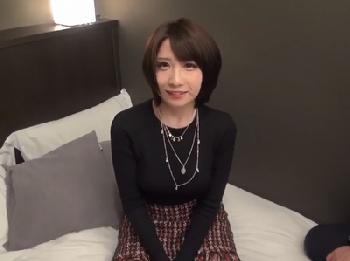 19歳の専門学校生！顔に似合わない色白美巨大乳なマンコにたっぷり中出し交尾素人美少女ギャルハメ撮りナンパのエロ動画