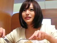 怪しむギャルをナンパしなんとか隠し撮り部屋に連れ込みパコ素人美少女盗撮のエロ動画
