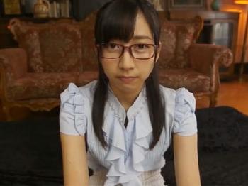 メガネの似合う真正ドマゾお姉さんを首絞めで責めながらピスハメめがねぶっかけのエロ動画