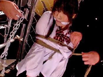 「ここ…どこですか…」状況がつかめず震える女子校生を快楽拷問美少女沙藤ユリのエロ動画