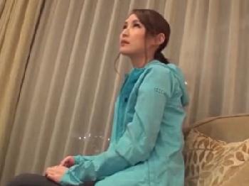 インタビューと称してナンパした素人さんに精液顔面射精お姉さん顔射のエロ動画