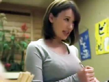 連再婚相手の連れ子がどストライクで近親相姦パコ美少女ロリパイパン顔射のエロ動画