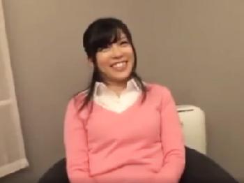 淫乱な素人娘たちは金渡したらあっさりカメラ回させてくれるW美少女お姉さん痴女ハメ撮りのエロ動画