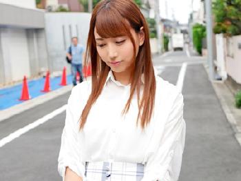 ある日突然感度抜群で色情モンスターになった誰もが羨むほどの彼女美少女フェラ初川みなみのエロ動画