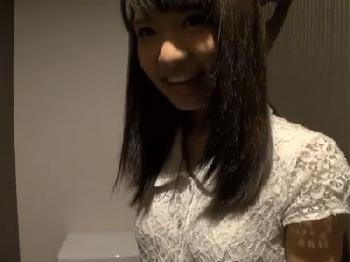 某有名リフレ店で美形少女女子校生に裏オプ奉仕してもらい精液駄々漏れ素人美少女フェラ手コキぶっかけのエロ動画