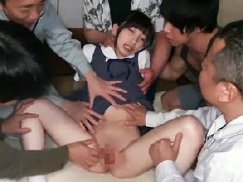 「めちゃくちゃにしてぇ!」男性器狂い女子校生が男たちを自宅に招き入れて中出し懇願してしまう美少女ロリ痴女顔射ハメ撮り乱交のエ...