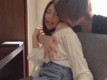 「やぁだW恥ずかしぃ‥W」清純清楚系素人主婦がイケメン肉棒の感触に絶頂イキW人妻フェラのエロ動画