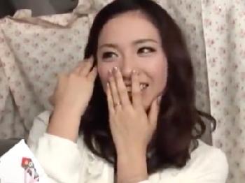 「私結婚してるんですけど‥」押しに弱い素人主婦をホテルに押し込み強制的に中出しファックW痴女人妻ハメ撮りナンパのエロ動画