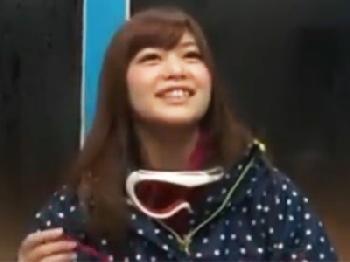 20歳フリーターきれいなお姉さんナンパ→彼氏いながらも他棒の虜になって中出し快諾素人美少女のエロ動画