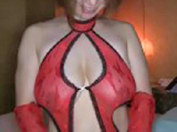 メガネのちょいブスな素人感がリアル！ヘンタイ衣装の巨乳女とハメ撮りめがねのエロ動画