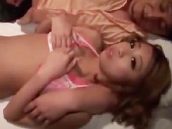 彼氏持ちギャルを海ナンパして即挿入素人のエロ動画