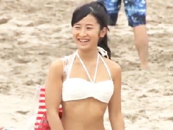 純粋無垢な水着美形お姉さん騙してマジックミラー号ハメ開始!小さなマ〇コを激ピス素人美少女中出しのエロ動画