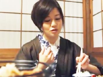 初めての密通旅行で夫の祖チンとは大違いの巨根でイかされまくる素人主婦人妻熟女のエロ動画