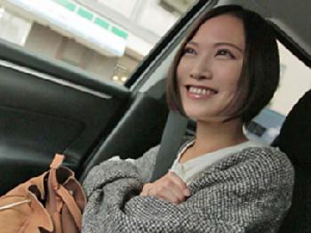 田舎町で育った人気の小料理屋の若女将がデビュー素人人妻デビュー作上原千佳のエロ動画