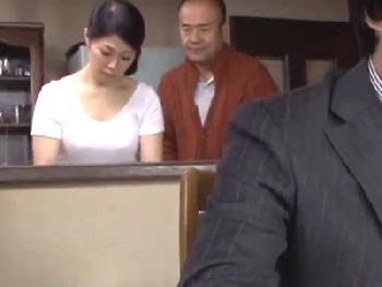 高齢になっても性欲が絶えずに毎晩ハッスルしてる義理の父に抱かれて…女を取り戻した妻人妻近親相姦のエロ動画