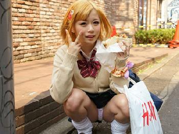 神待ち女子校生を信用させて自宅に招き入れ宿代性行為素人美少女のエロ動画