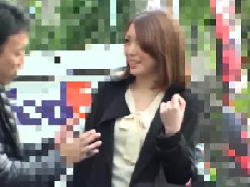 ナンパされて嬉しそうなクセにホテルまでついてって中出しされガチギレの奥様W素人人妻のエロ動画