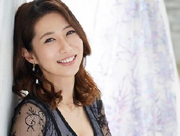 挿入したらまるで別人…男根好き奥さんが年下夫に内緒でアダルトビデオデビュー人妻デビュー作長嶋沙央梨のエロ動画