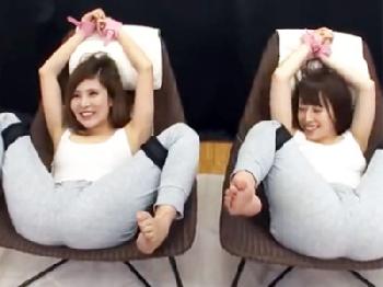 電動マッサージ器責めされてスウェットの股間びっしょり先に失禁したら即挿入の罰ゲーム素人お姉さんナンパのエロ動画