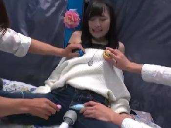 イキ我慢に参加した素人をパコ→諭吉ばら撒きハッピーエンドW美少女ナンパのエロ動画