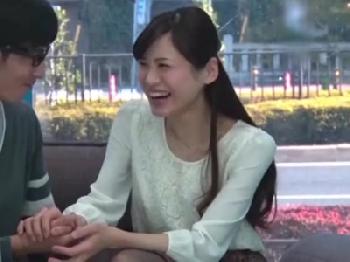 石原さとみ似の美形お姉さんが優しく解説しながらSEXを知らない男くんを筆おろし素人童貞のエロ動画