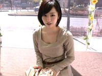 知らずに媚薬を仕込まれた清純清楚美形お姉さんがマジックミラー号でキメセク素人ナンパのエロ動画