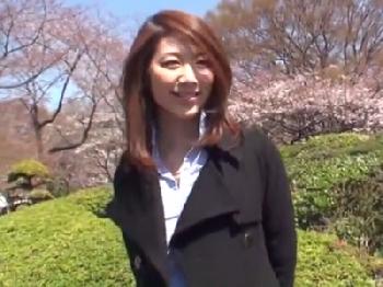 『突いてほしくて…』密通サイトで知り合った奥様と濃密ハメ！素人人妻ハメ撮りのエロ動画