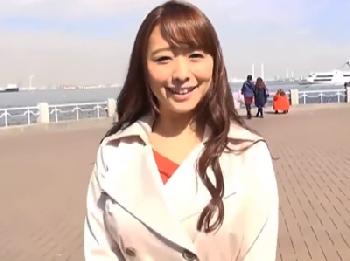 美人お姉さんが男性宅を訪問してエロメイドコスで精液搾り取りコスプレのエロ動画