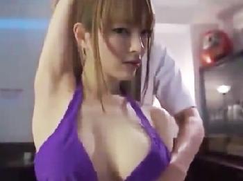 北関東ナンバー1の女がマジックミラー号でおち○ちんの応援巨乳素人美少女のエロ動画