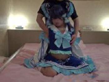 反応がめちゃ良いガチ素人コスプレイヤーちゃんに生ズボパイパンのエロ動画