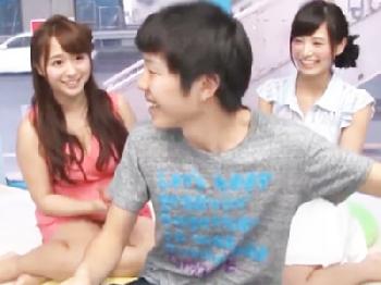 経験豊富なきれいなお姉さんコンビがマジックミラー号でチェリーボーイ君を迎えてが筆おろしフルコースのおもてなし巨乳童貞3Pのエ...