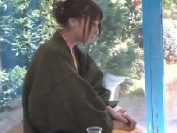和服姿の素人をマジックミラー号に連れ込み→マッサージと騙して中出しファック!お姉さんナンパのエロ動画