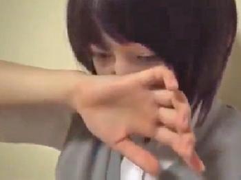 広瀬すず似のあどけないショートヘア女子校生と中出し円光するオジサン素人のエロ動画