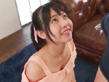 幼顔マニア歓喜のそそる系美形少女が大きな男根を小さな膣で受け止める濃密パコ美少女ロリ顔射3Pのエロ動画