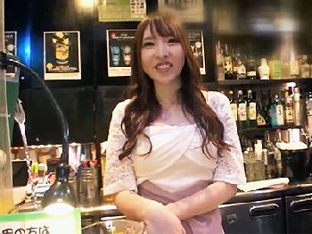 激チャラいS級バーテン美形お姉さんとほろ酔いでホテル直行！素人痴女ハメ撮りのエロ動画
