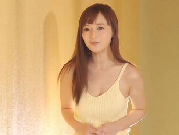 コスプレ似合う美形少女が恥ずかしがりながらも7変化して騎乗位パコ!女子校生美少女OL看護婦永井すみれのエロ動画