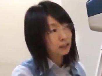 「な‥何よコレ!?」夫に婦女暴行魔をけしかけられて感じてしまうか試される可哀相な妻‥お姉さん人妻ハメ撮りレイプ3P乱交のエロ...