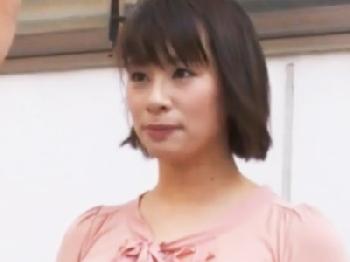 巨乳妻が引っ越したマンションで偶然再開した元カレと燃え上がり肉体関係に人妻中出しのエロ動画